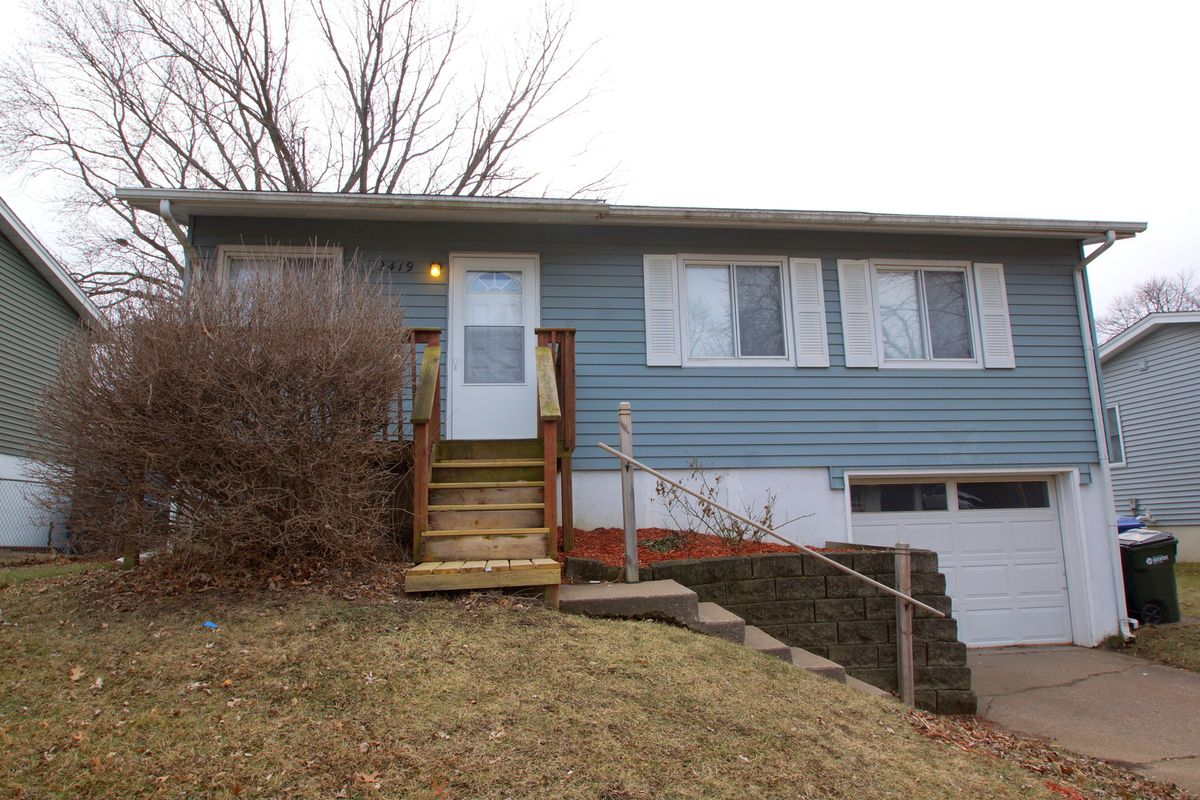 2419 W 58th Street, Davenport, IA 52806