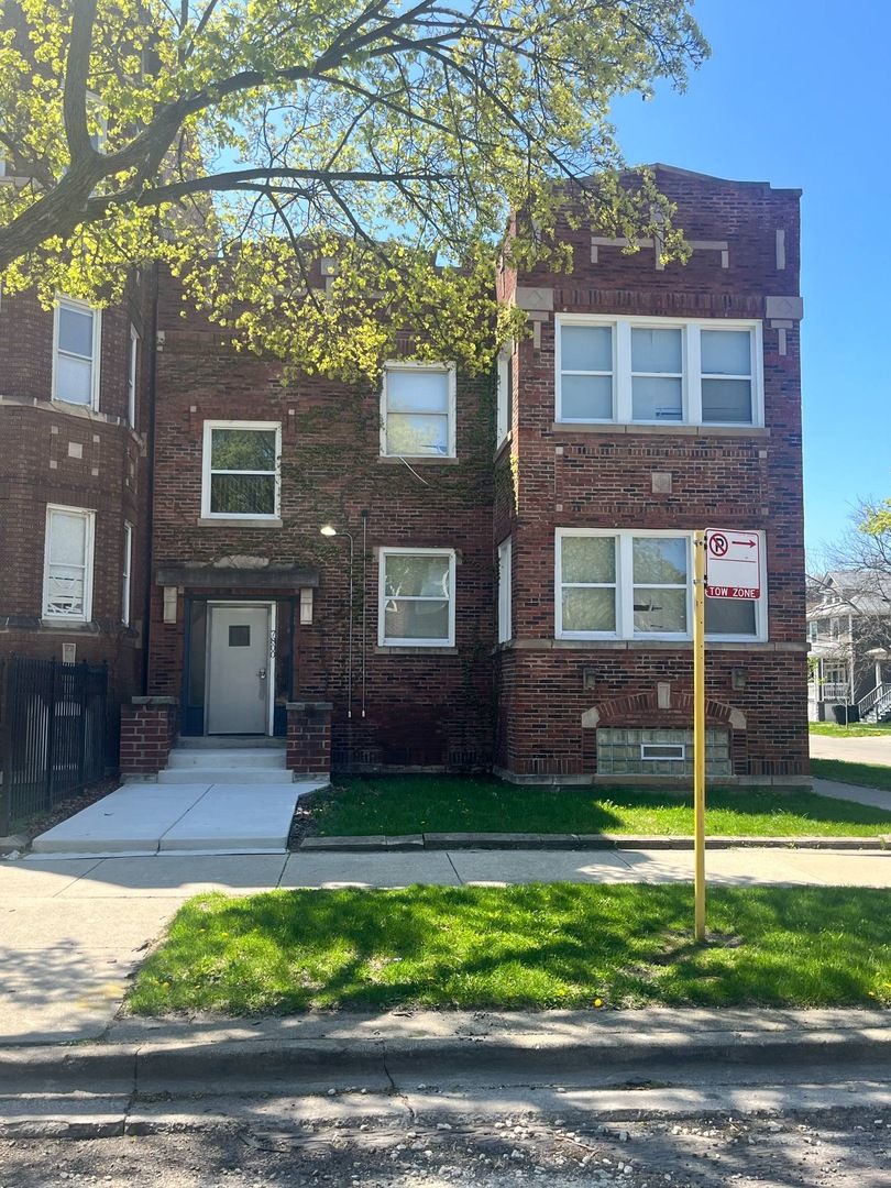 7800 S Burnham Avenue #1F — Chicago, IL 60649