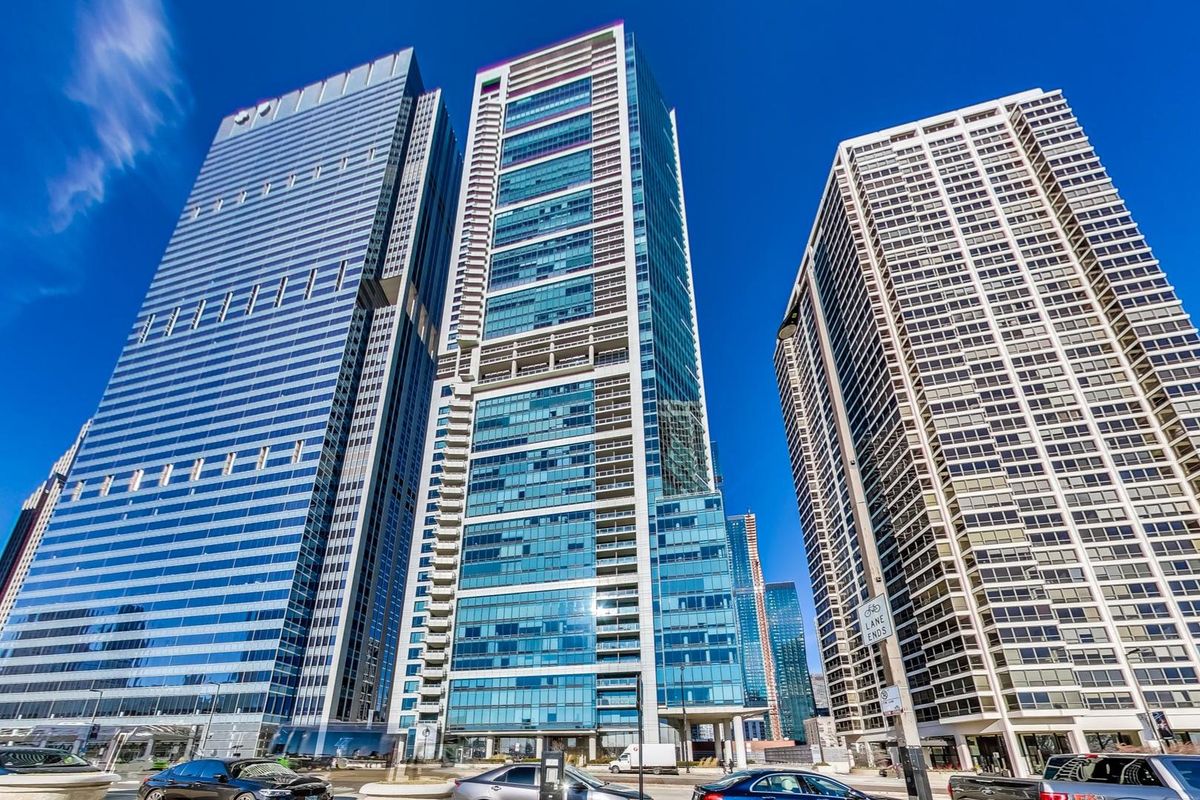 340 Randolph Street, Chicago, IL 60601