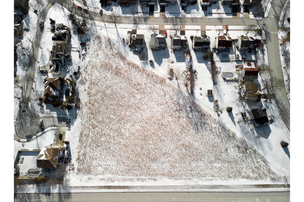 24W737 Central Avenue, Roselle, IL 60172