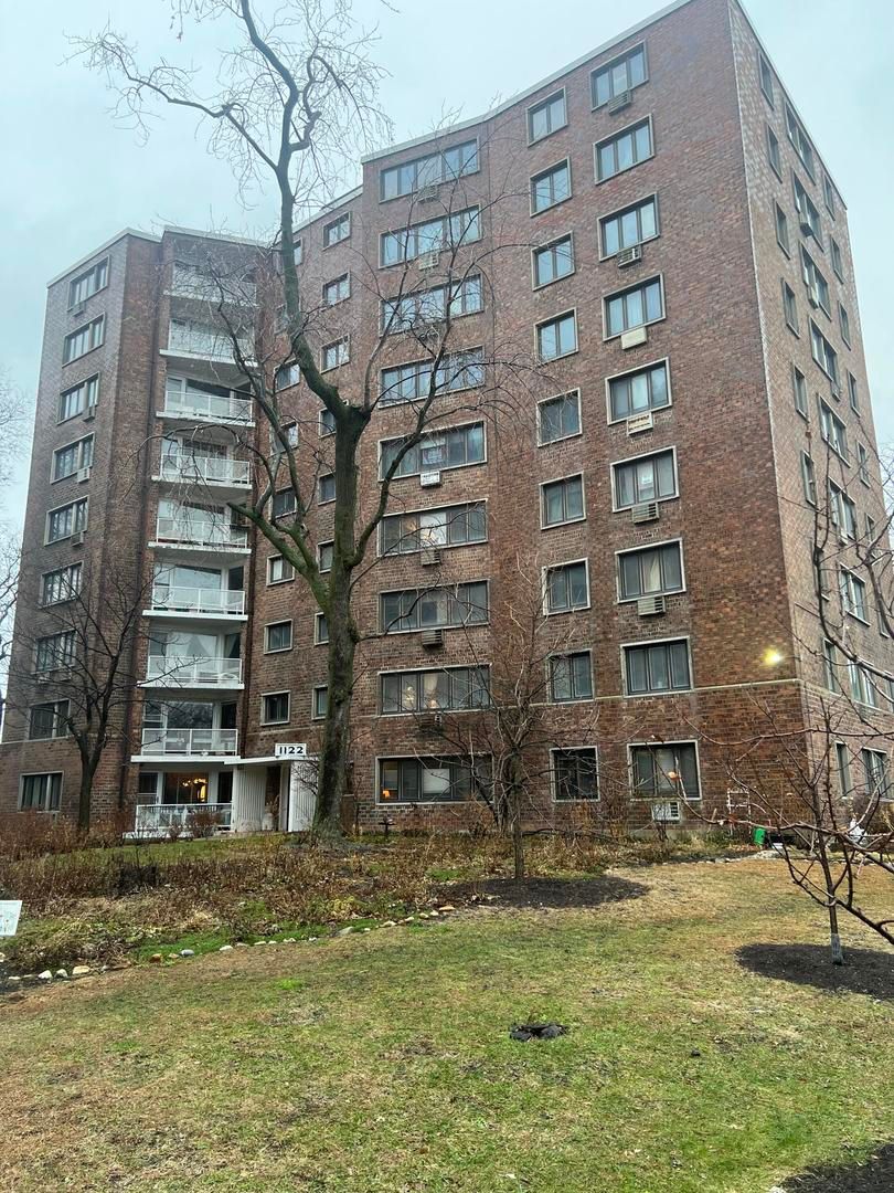 1122 W Lunt Avenue #6C — Chicago, IL 60626