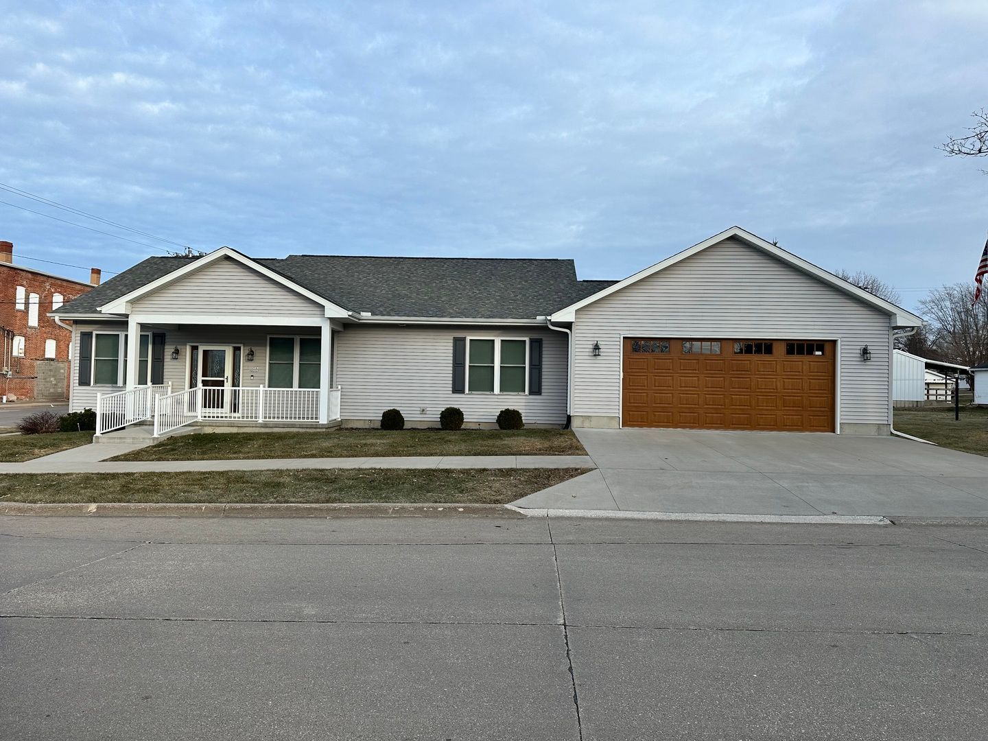 2 S Stephens Street — Preston, IA 52069