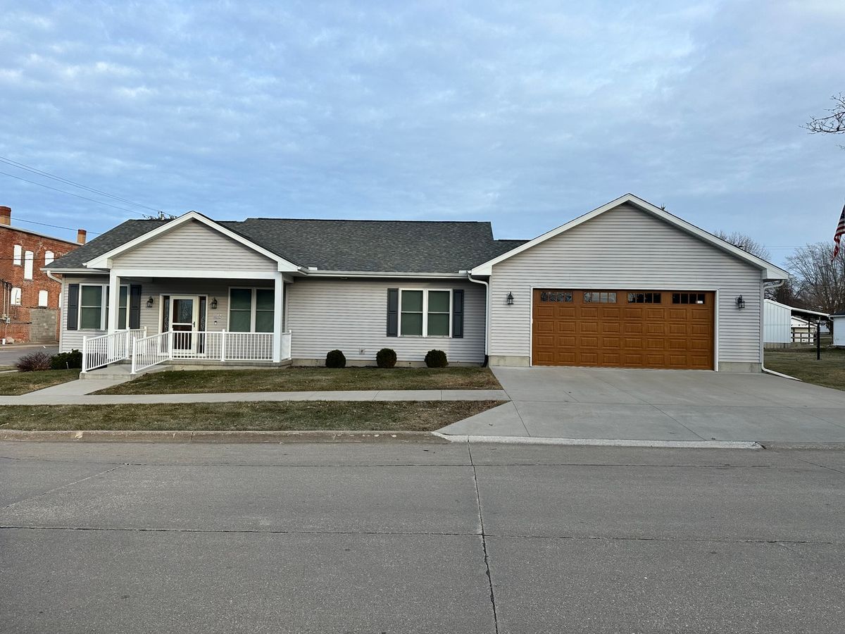 2 Stephens Street, Preston, IA 52069