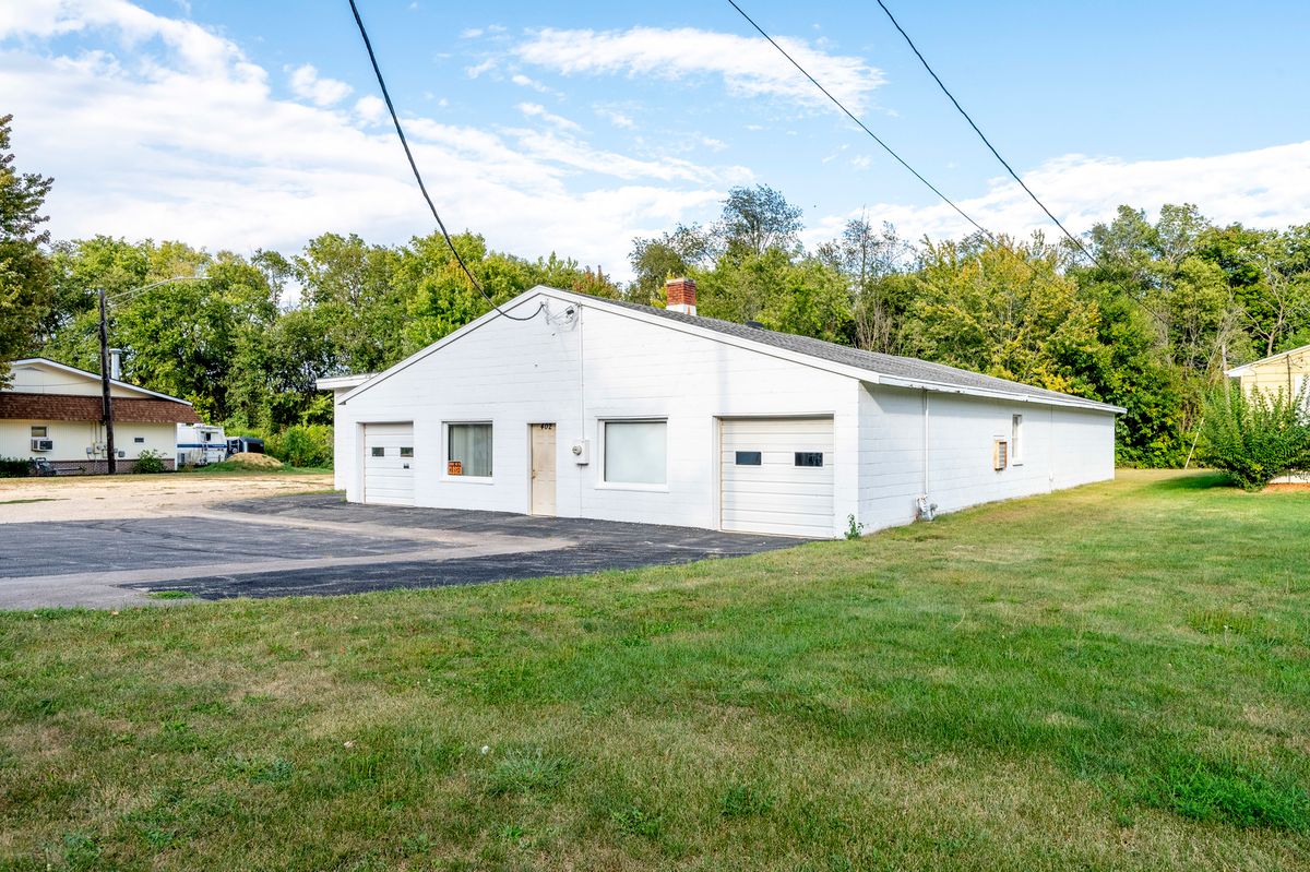 402 Il Route 64, Mount Morris, IL 61054