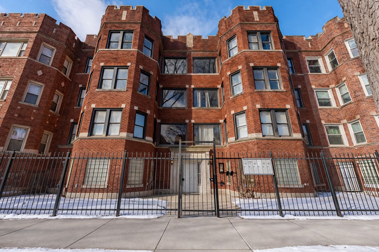 7628 S Essex Avenue #1N — Chicago, IL 60649
