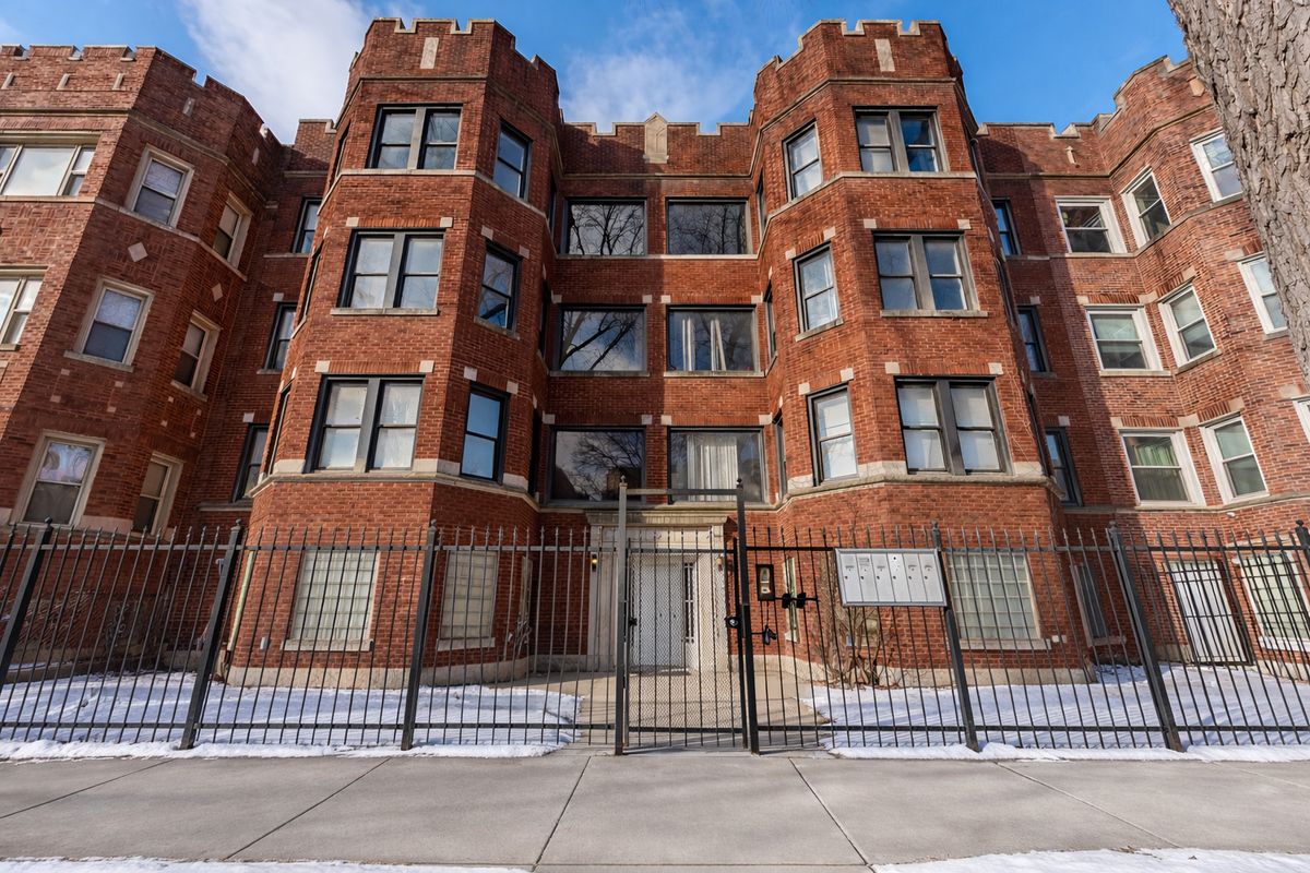 7628 Essex Avenue, Chicago, IL 60649