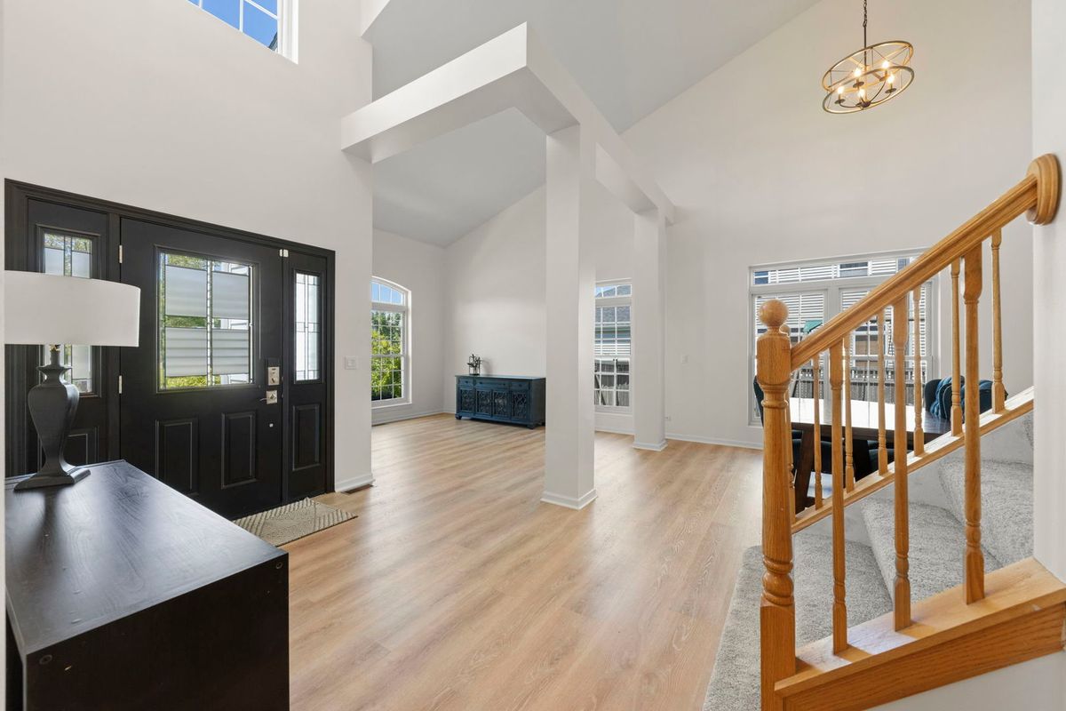 1523 Schumacher Drive W, Bolingbrook, IL 60490