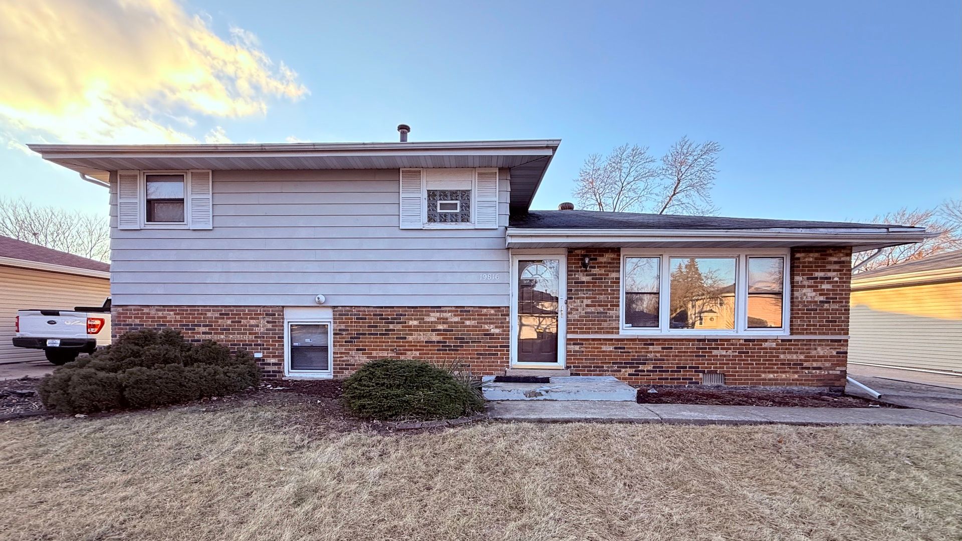 19816 Orchard Avenue — Lynwood, IL 60411