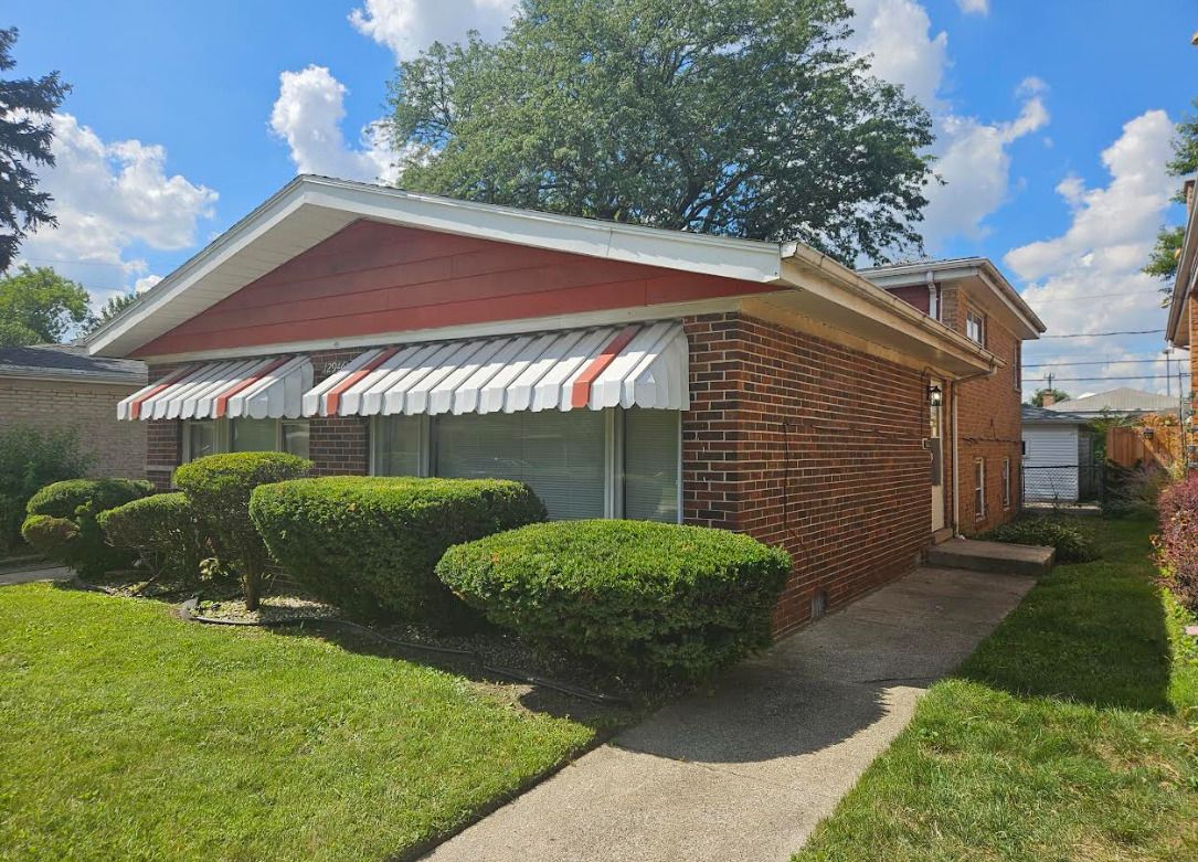 12946 S Carpenter Street — Calumet Park, IL 60827
