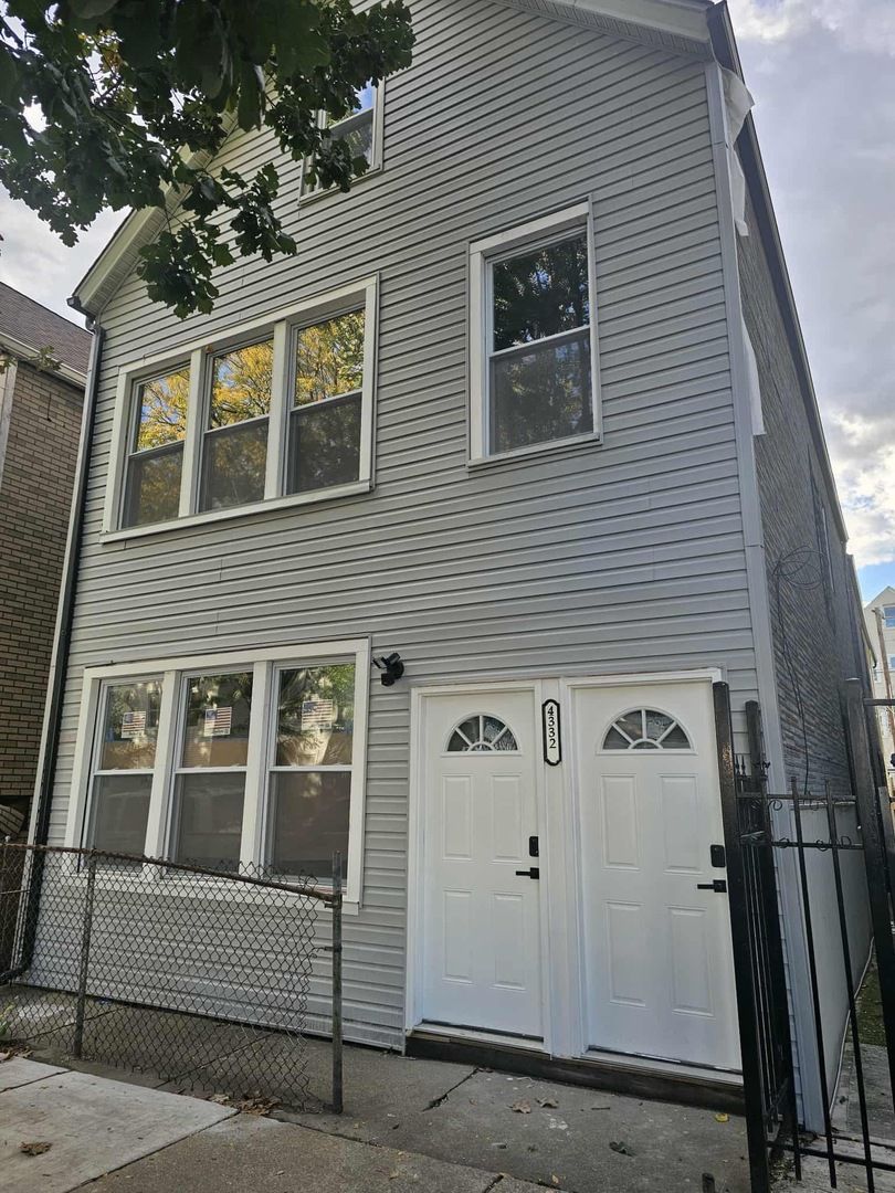 4332 S Hermitage Avenue #1f — Chicago, IL 60609