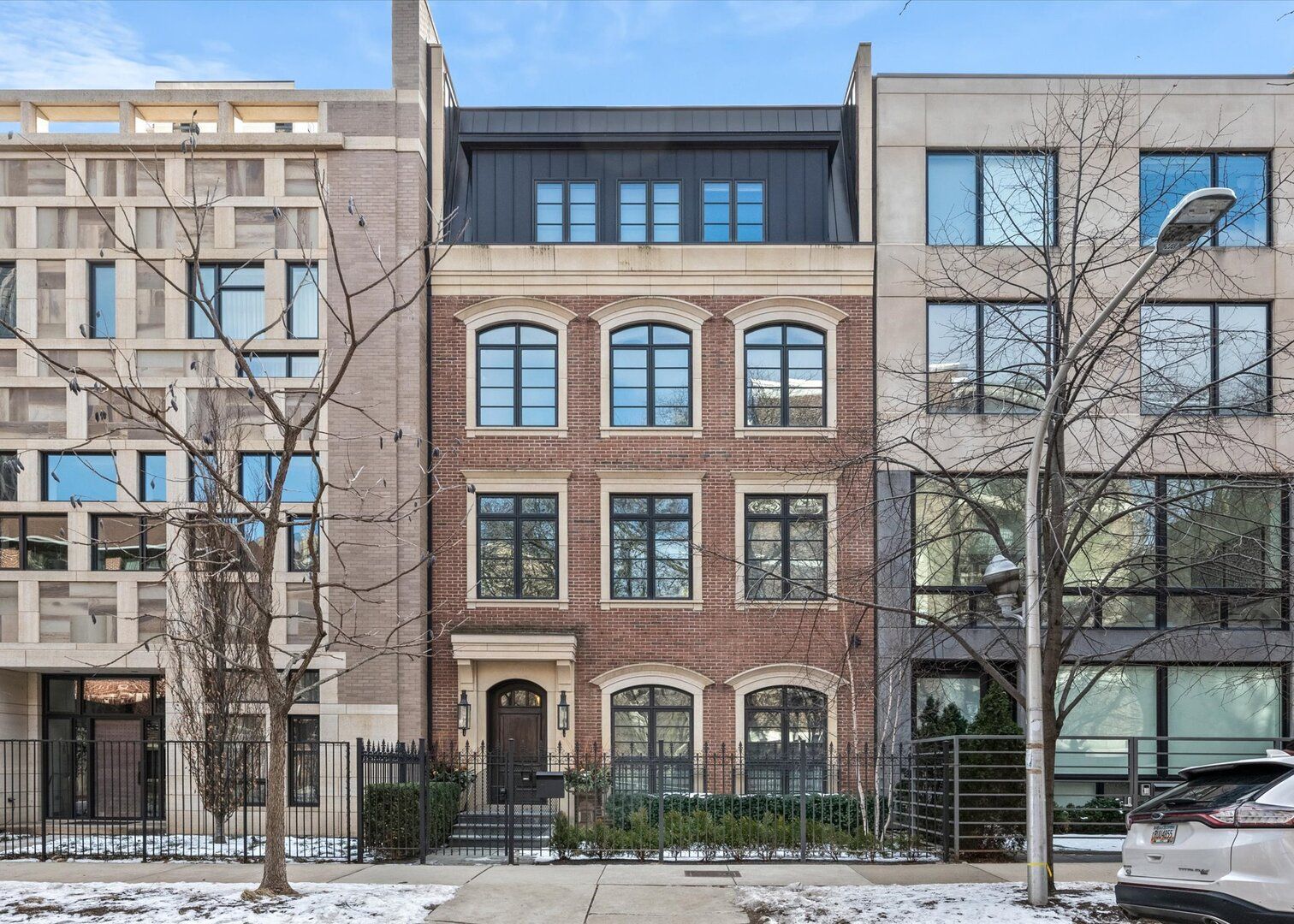 441 W Deming Place — Chicago, IL 60614