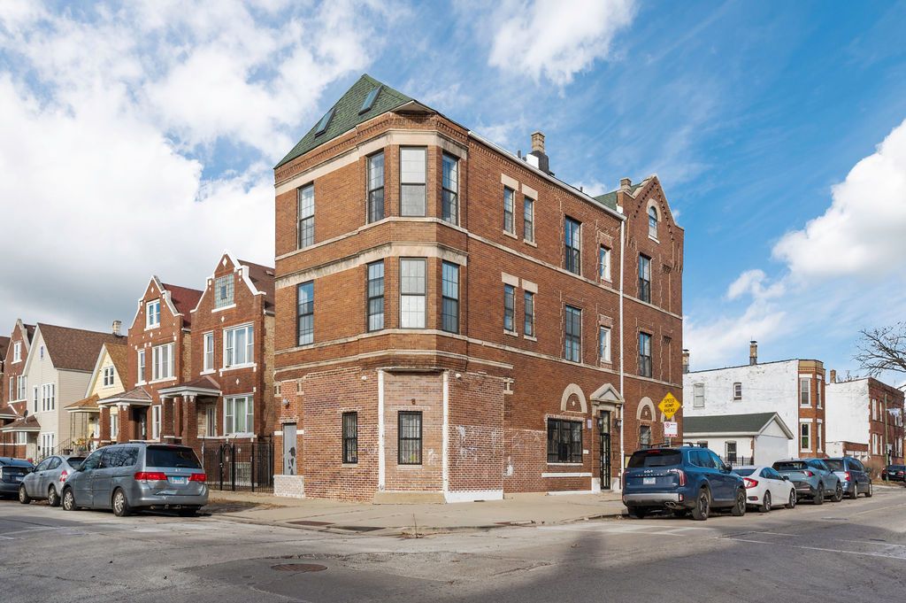 3100 W 39th Place — Chicago, IL 60632