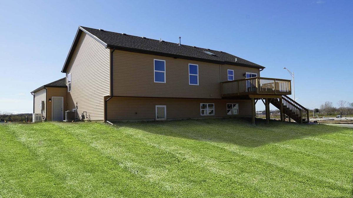 8240 DYLAN Drive, Merrillville, IN 46410
