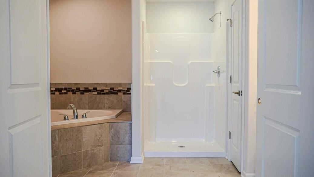 8240 DYLAN Drive, Merrillville, IN 46410