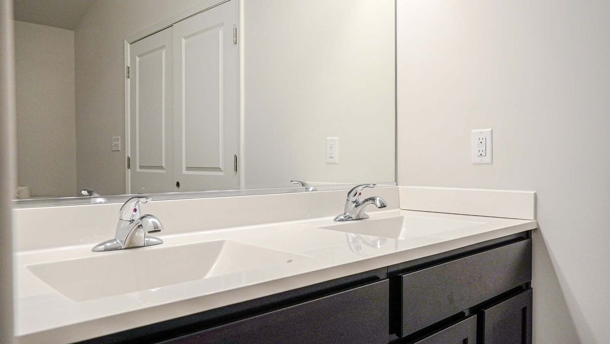8240 DYLAN Drive, Merrillville, IN 46410