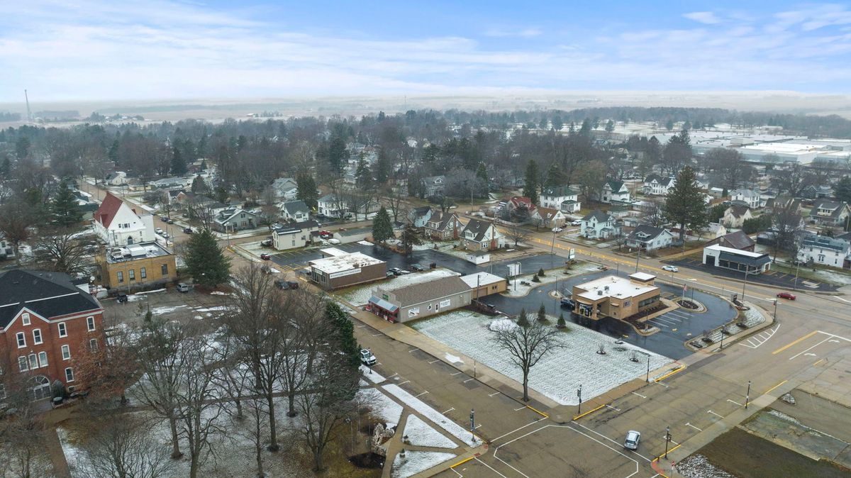 12 Main Street, Mount Morris, IL 61054