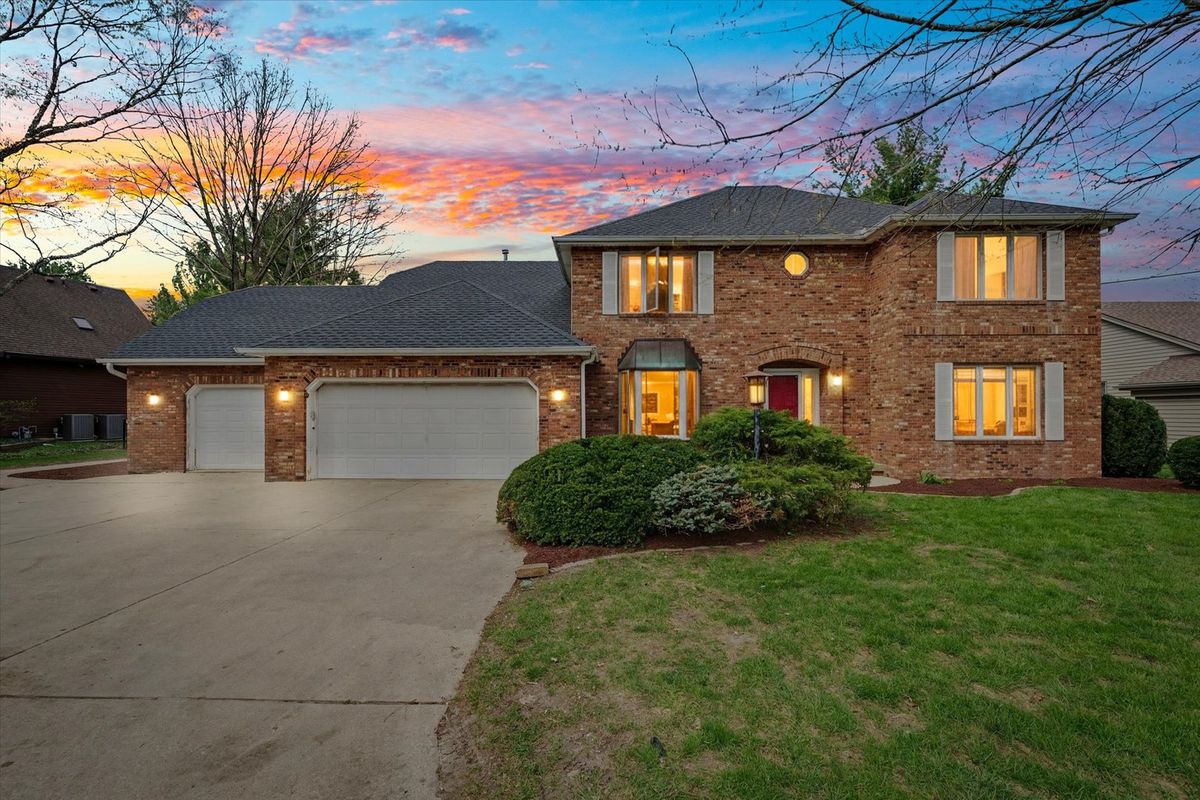 2404 Nottingham Court, Champaign, IL 61821