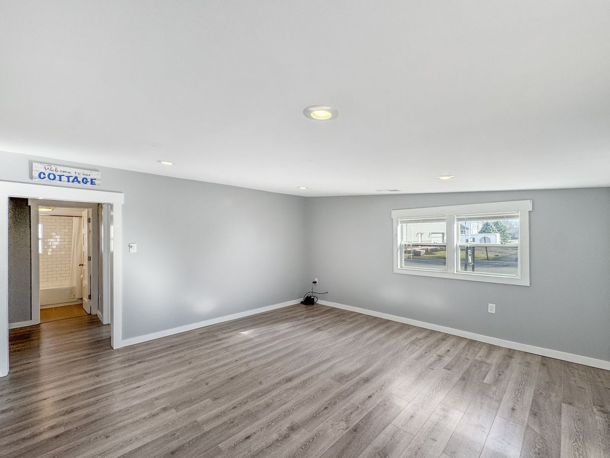 200 Grove Street, Utica, IL 61373