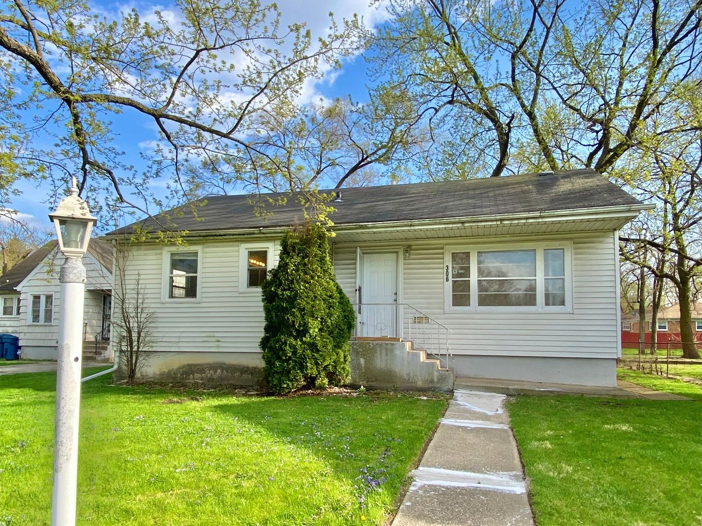 306 Calumet Boulevard — Harvey, IL 60426