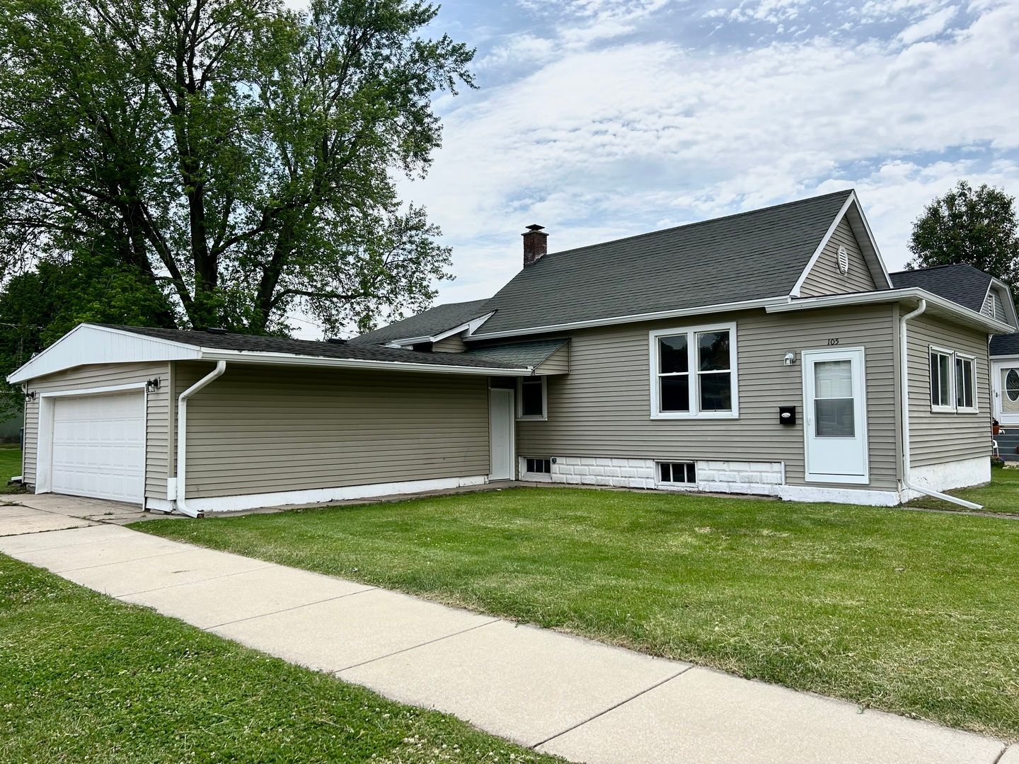 105 W 2nd Street — Spring Valley, IL 61362