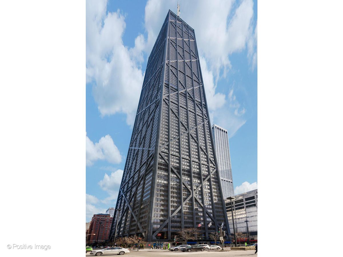 175 Delaware Place, Chicago, IL 60611
