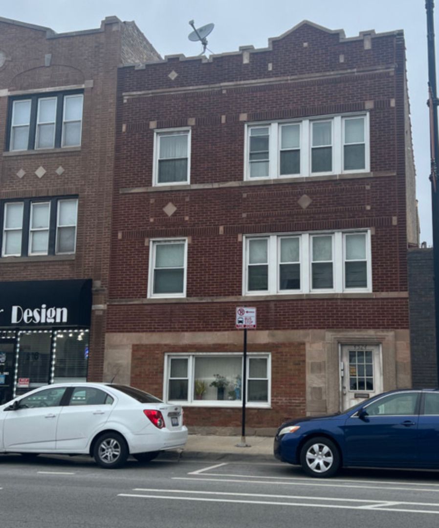 4524 Lawrence Avenue — Chicago, IL 60630
