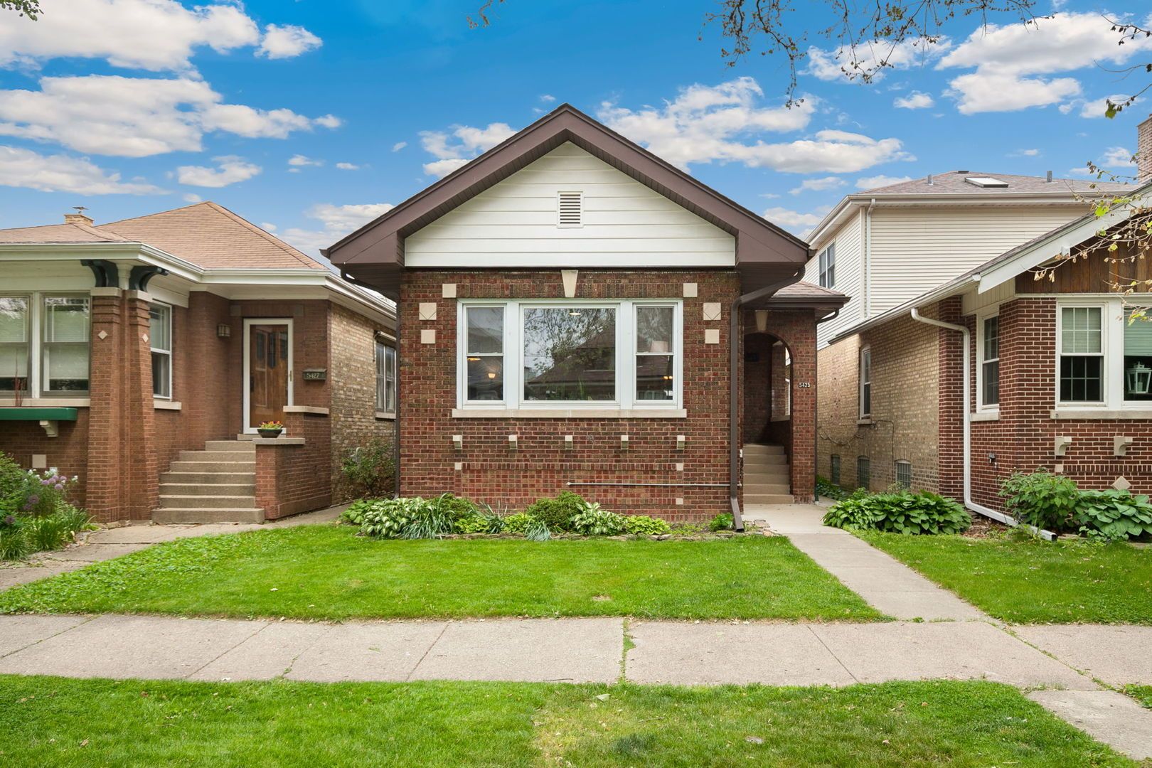 5425 N Bernard Street — Chicago, IL 60625