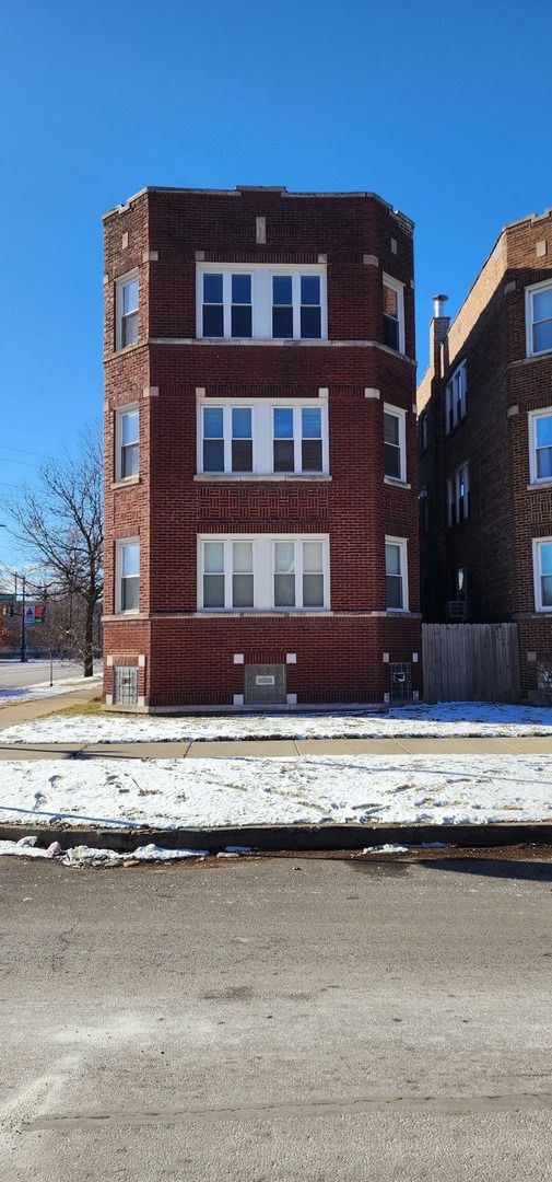 7556 S KENWOOD Avenue #2 — Chicago, IL 60619