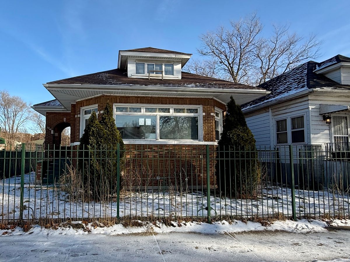 7741 Oglesby Avenue, Chicago, IL 60649