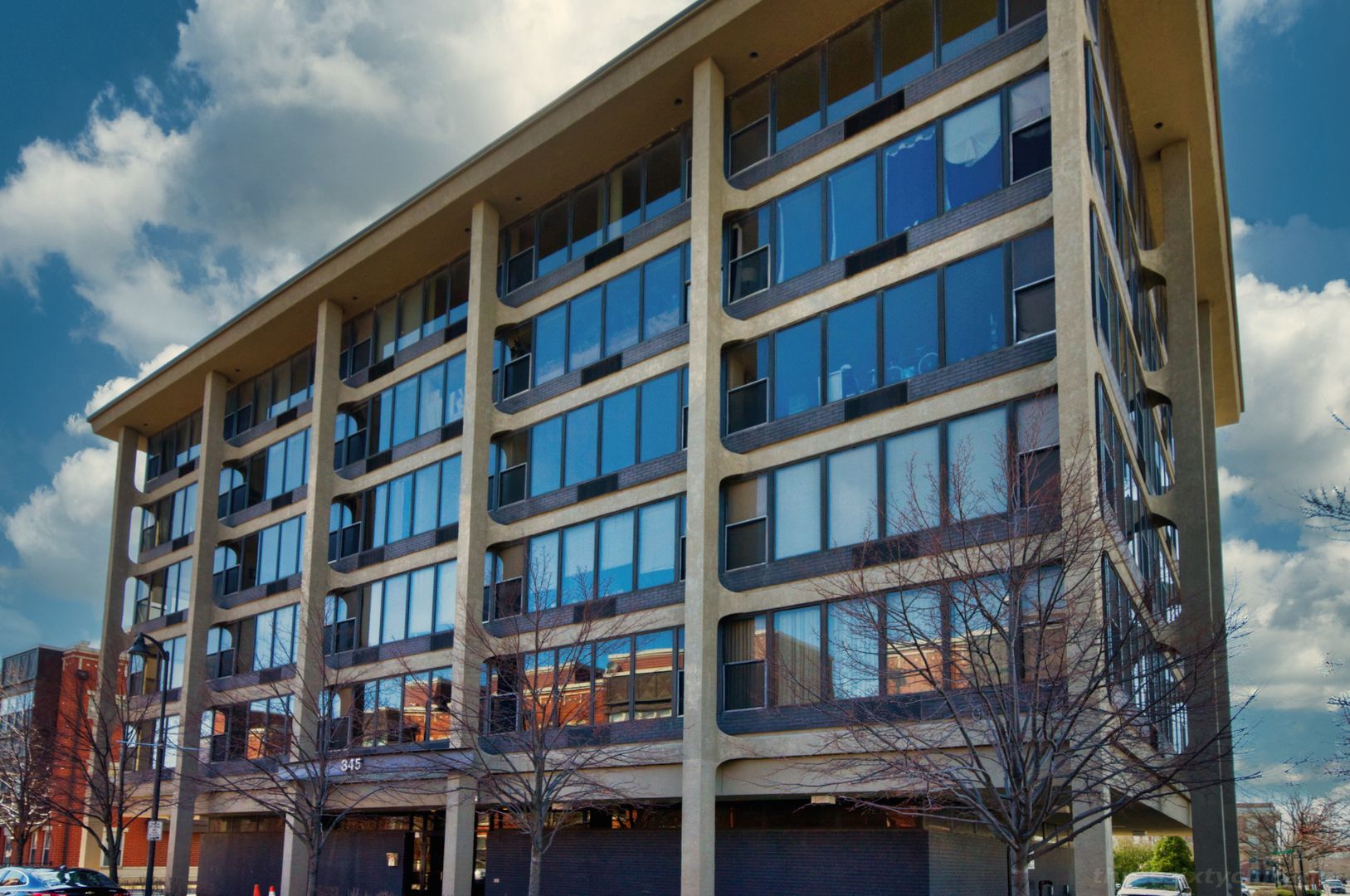 345 E Eastgate Place #604 — Chicago, IL 60616