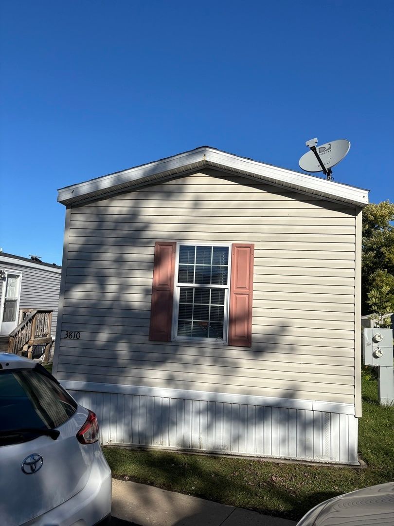 3810 1st Street, Park City, IL 60085