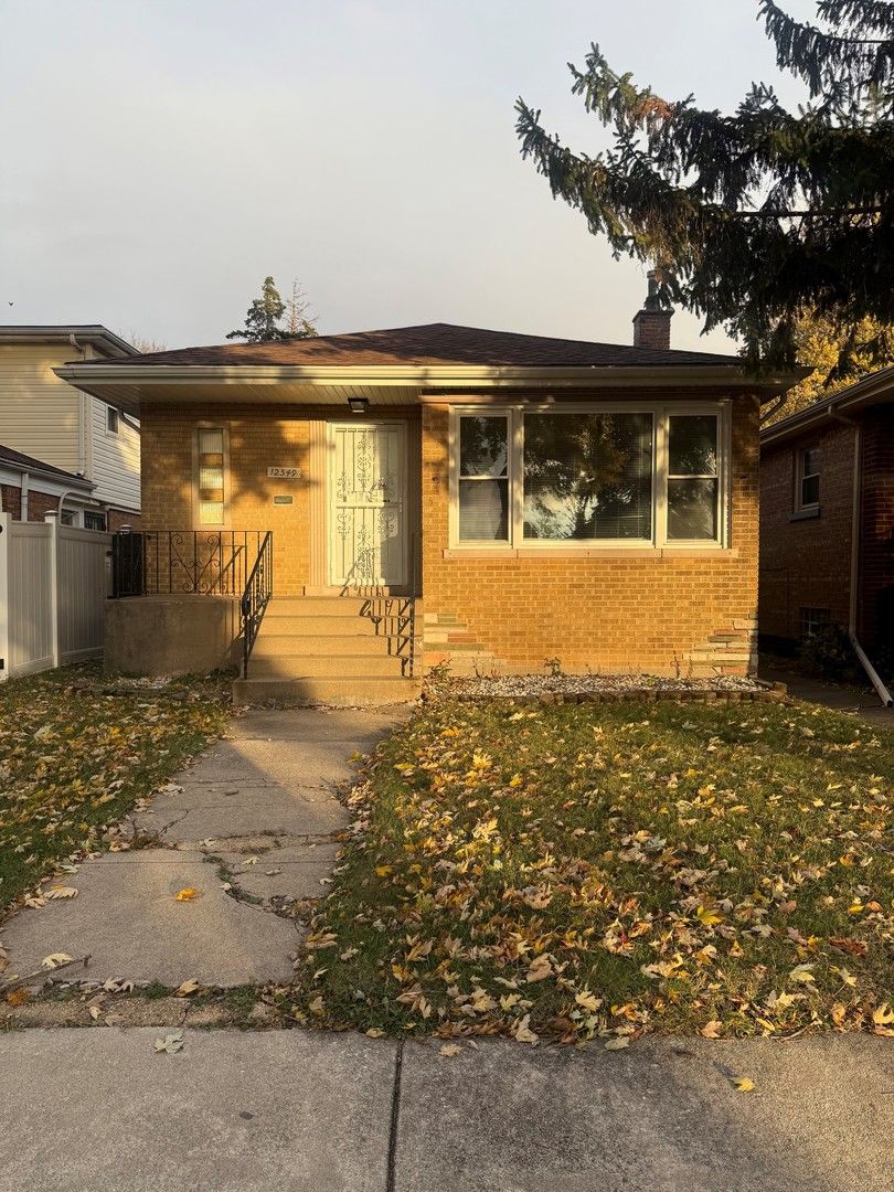12549 S Laflin Street — Calumet Park, IL 60827
