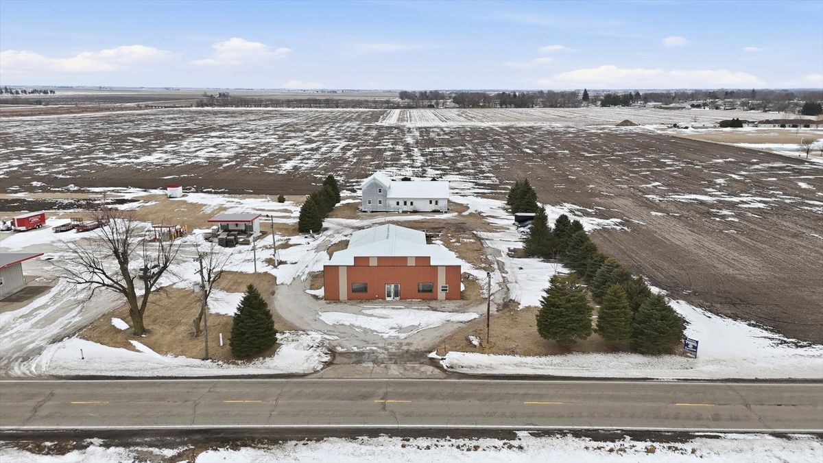 1275 E State Rt 49 Highway, Cissna Park, IL 60924