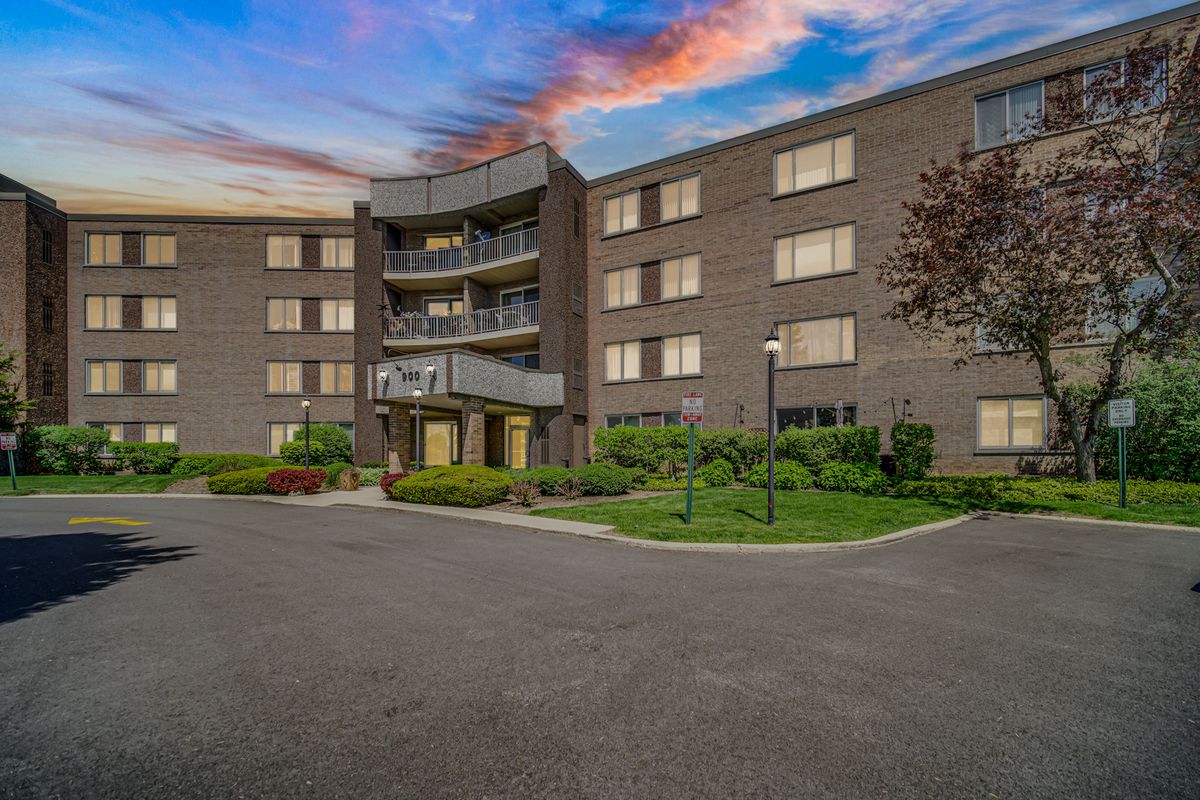 900 Wilmette Road, Palatine, IL 60074