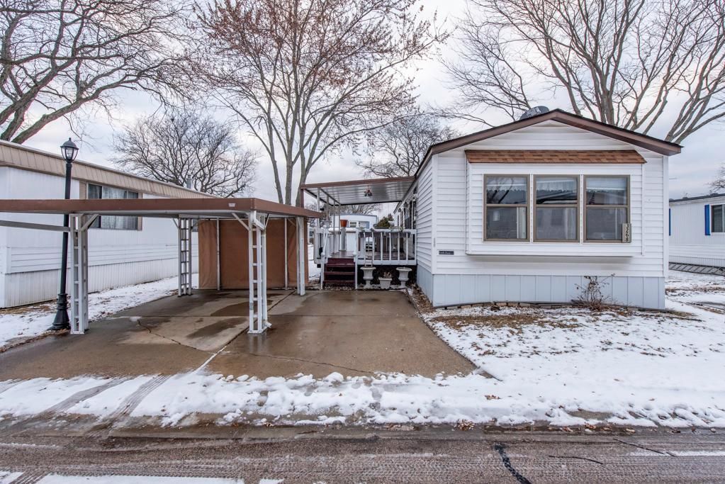 3268 Meadow Drive — Park City, IL 60085