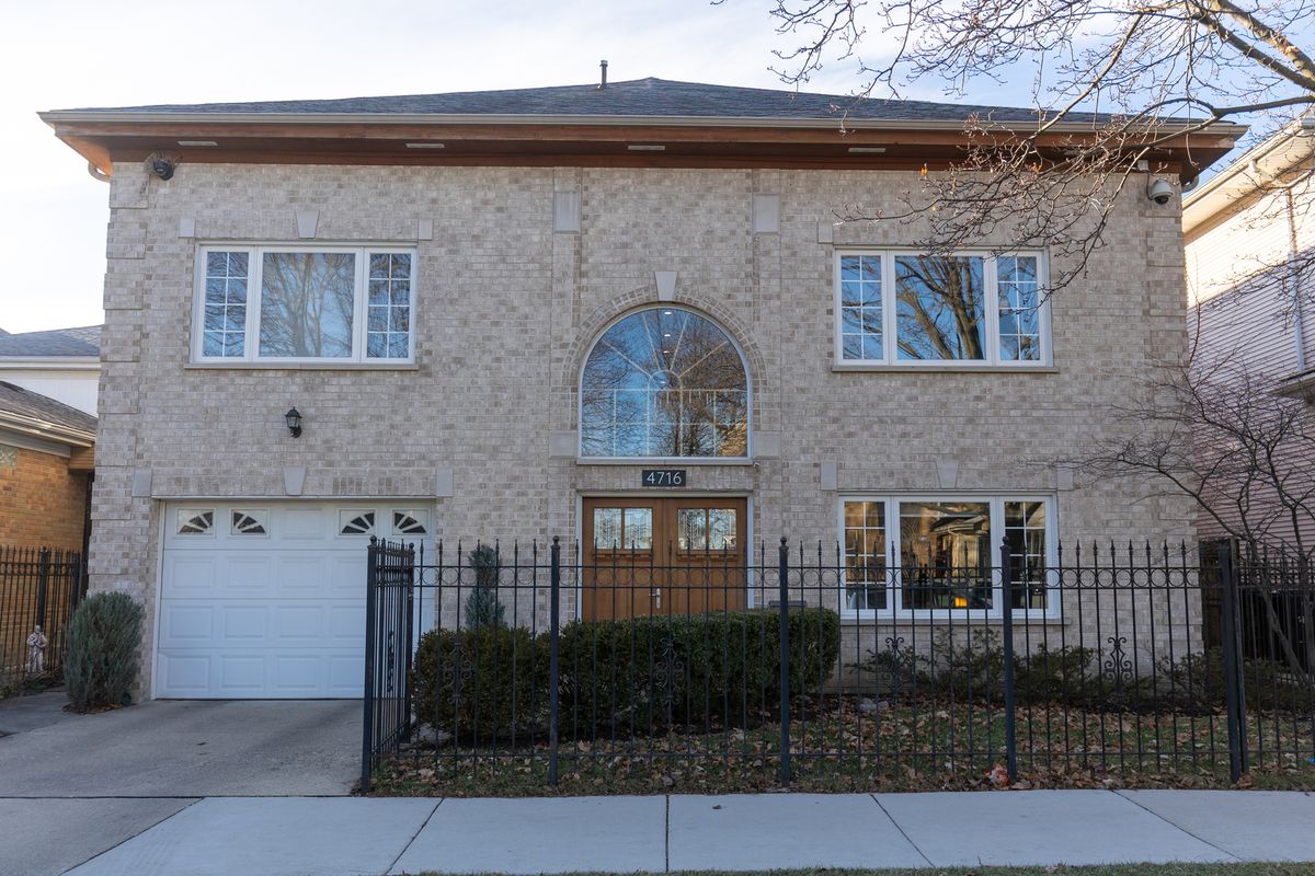 4716 Kilbourn Avenue, Chicago, IL 60630
