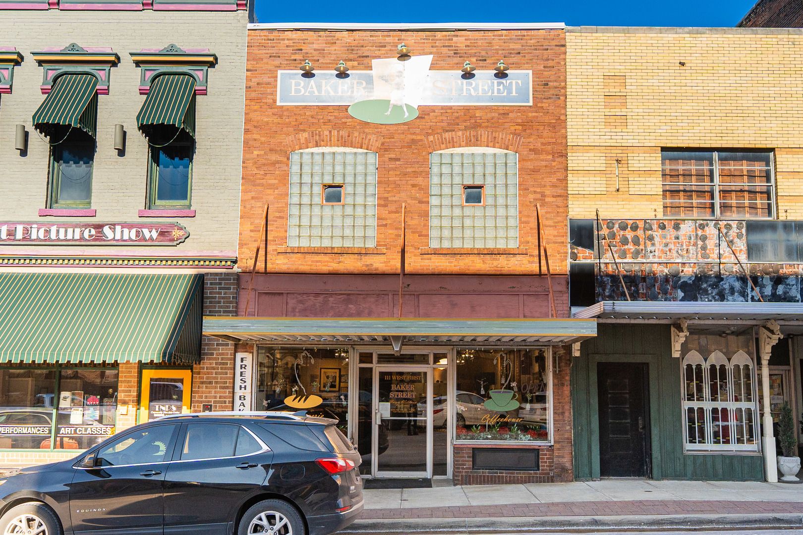 111 W First Street — Dixon, IL 61021
