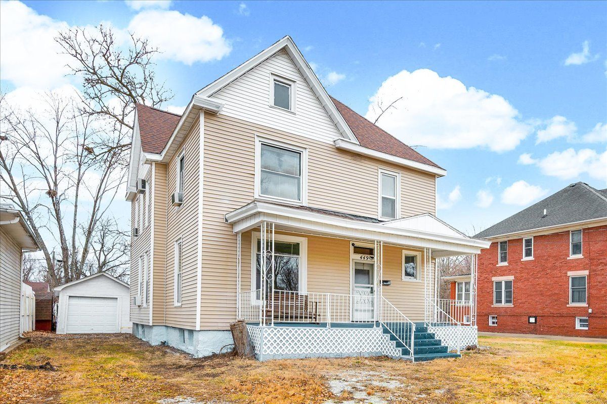 449 3rd Avenue, Canton, IL 61520