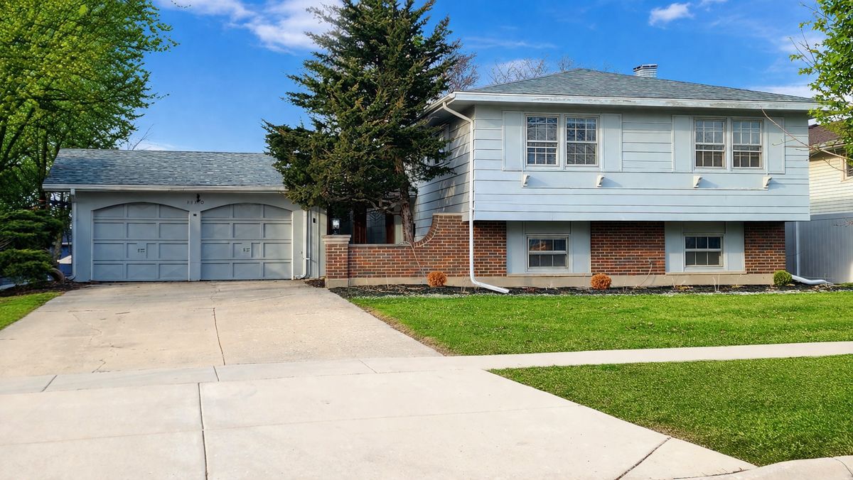 1360 Devonshire Lane, Hoffman Estates, IL 60169