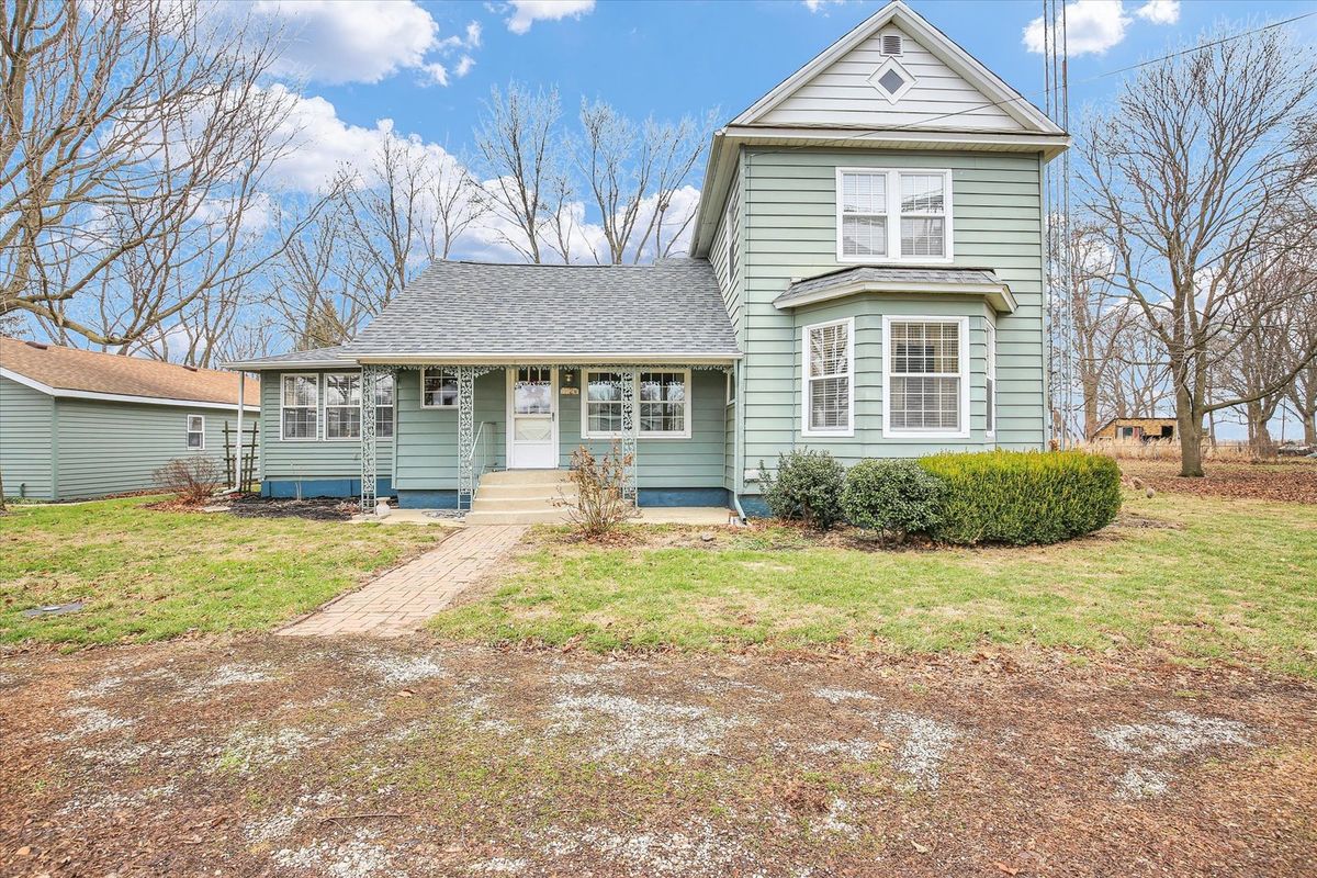 112 North Front Street, Sadorus, IL 61872