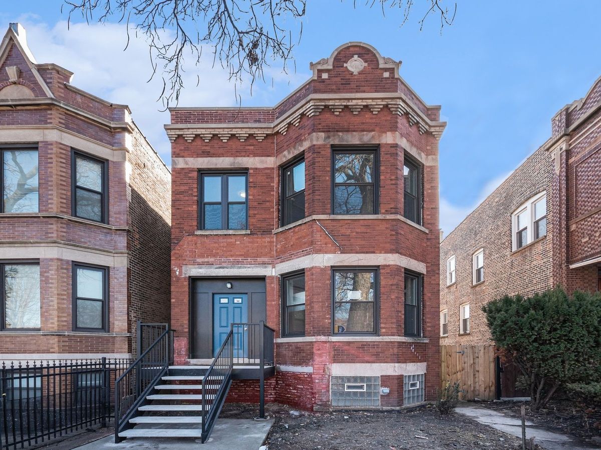 4107 Cermak Road, Chicago, IL 60623