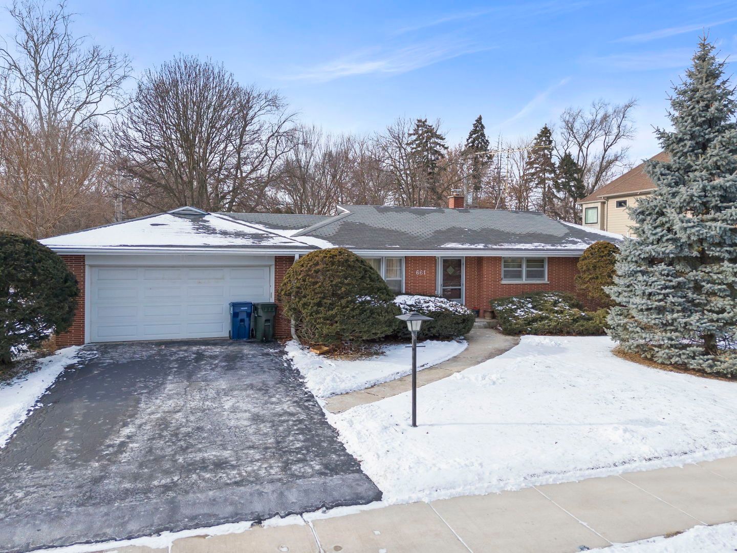 661 Willow Road — Naperville, IL 60540