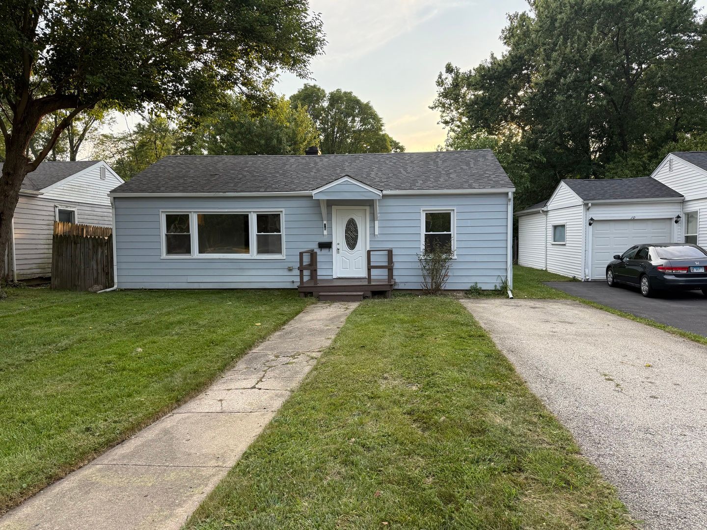 16 S Midland Avenue — Mundelein, IL 60060