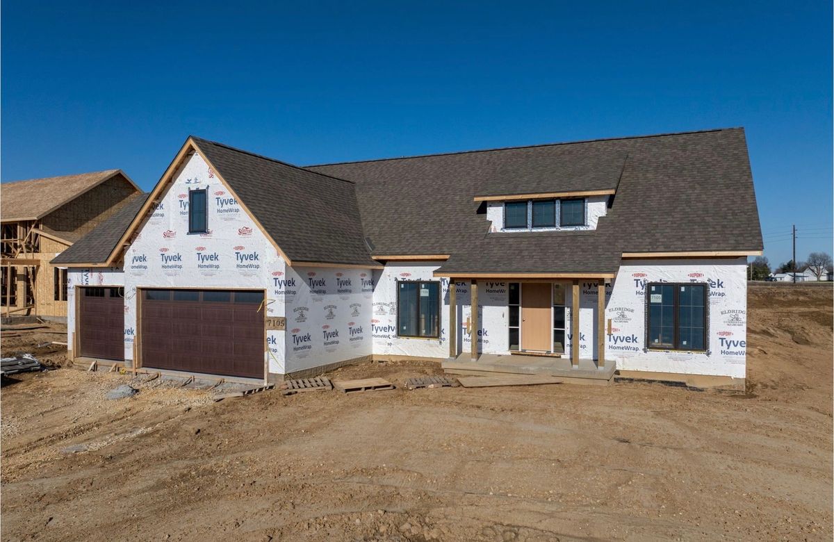 7105 Black Oak Drive, Bettendorf, IA 52722