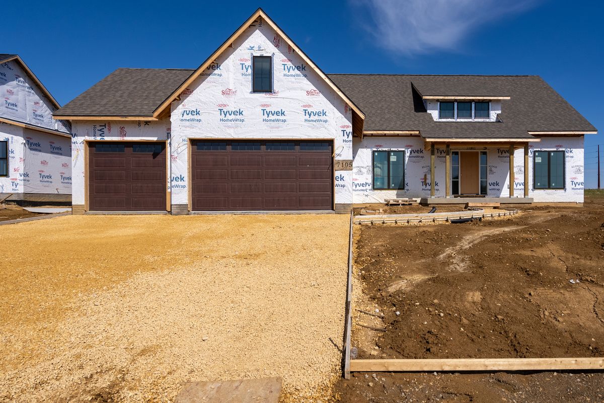 7105 Black Oak Drive, Bettendorf, IA 52722