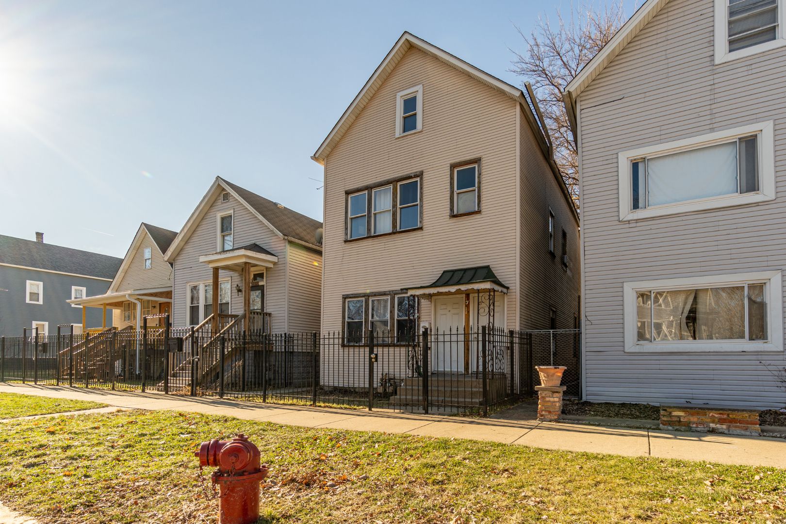 5230 S JUSTINE Street — Chicago, IL 60609