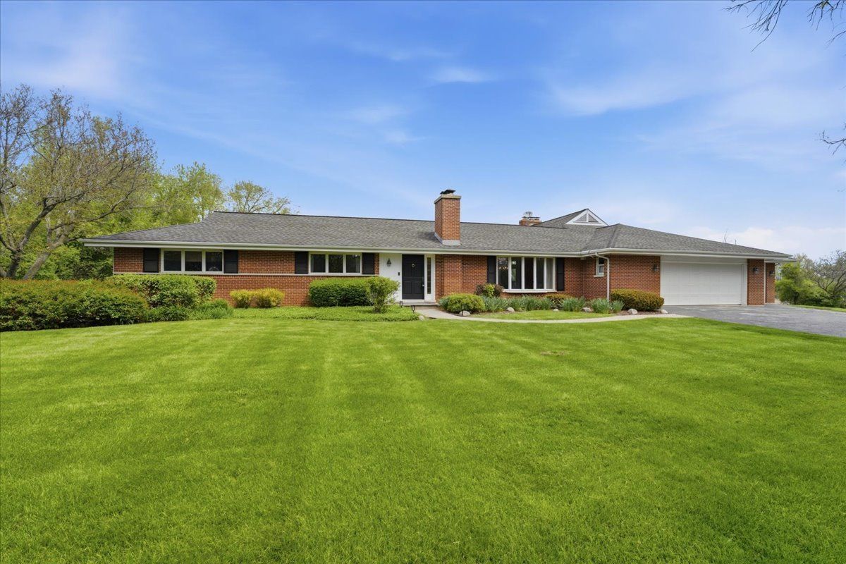 520 Merri Oaks Road, Barrington Hills, IL 60010