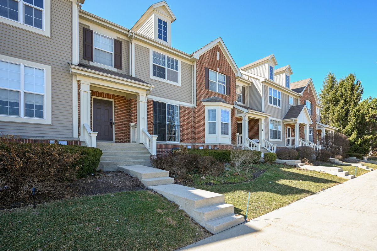 318 Prospect Avenue, Bartlett, IL 60103