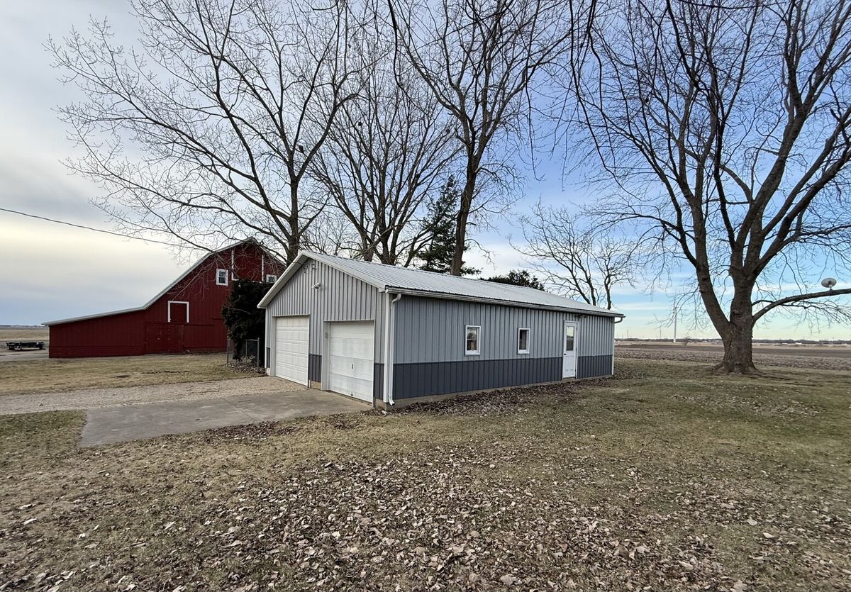 2932 IL Route 17, Galva, IL 61434