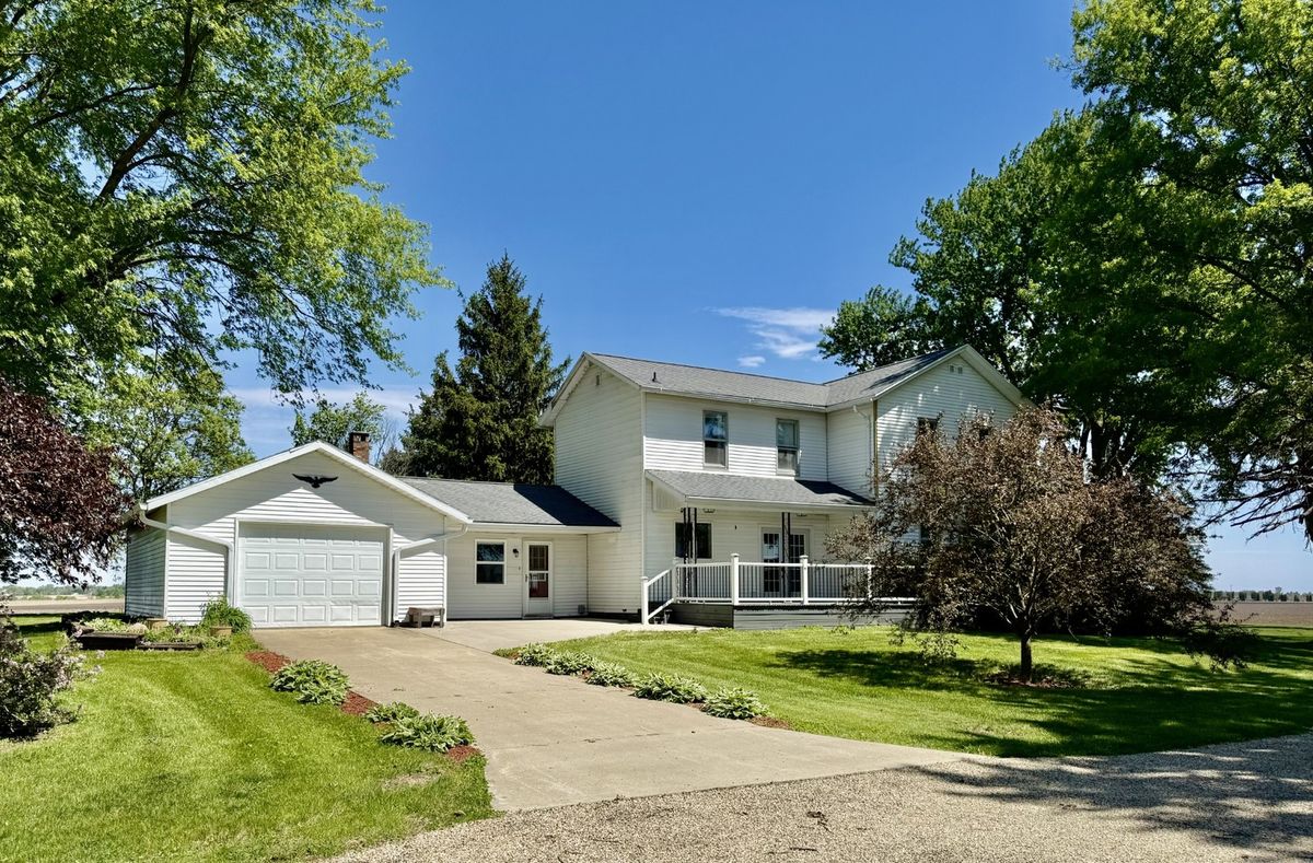 2932 IL Route 17, Galva, IL 61434